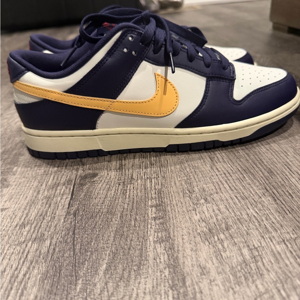 Nike Kids Sneakers - Navy and Gold